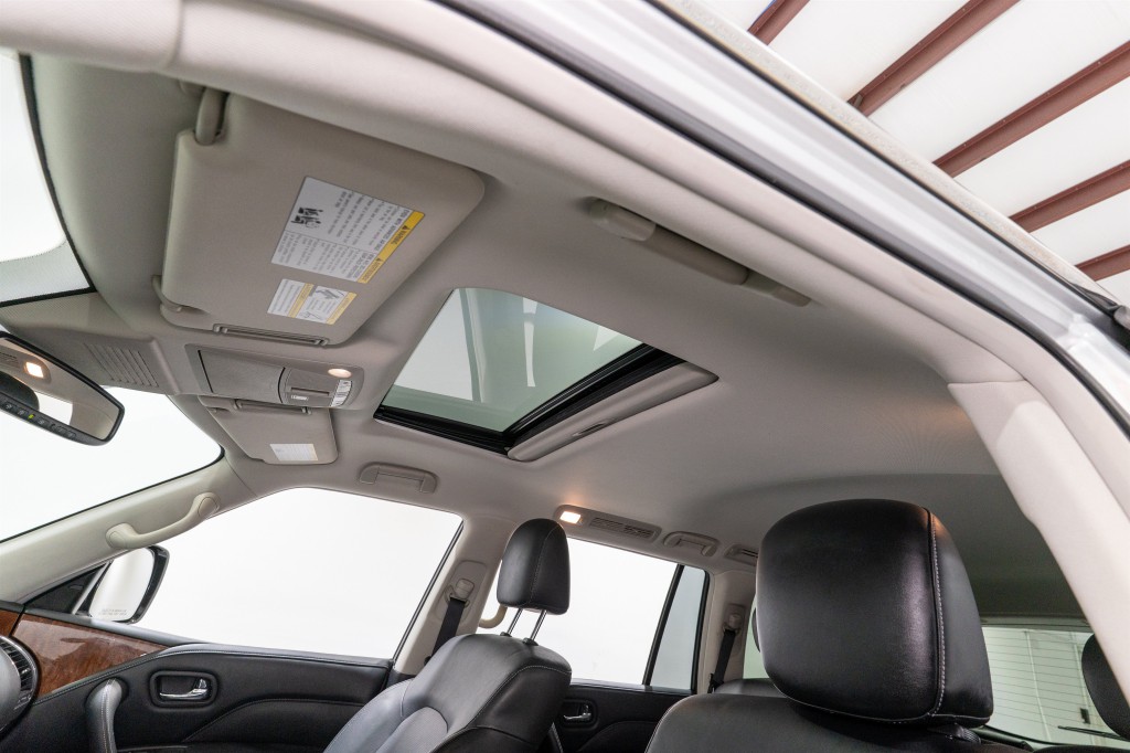 2019 INFINITI QX80 Image 17