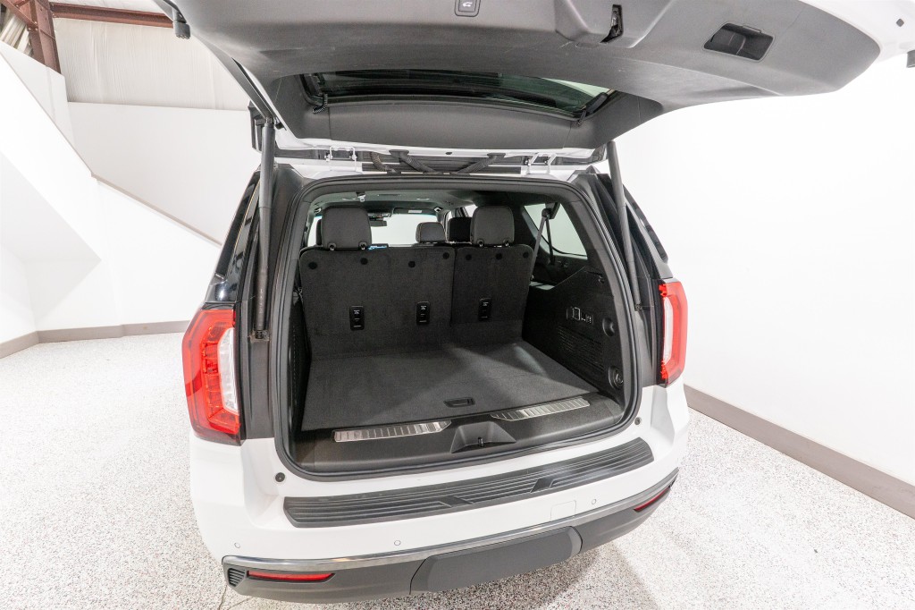 2023 GMC Yukon Image 34