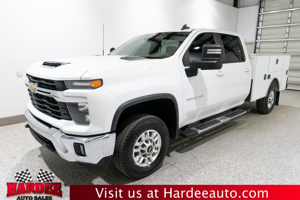 2024 Chevrolet Silverado 1500 Image 2