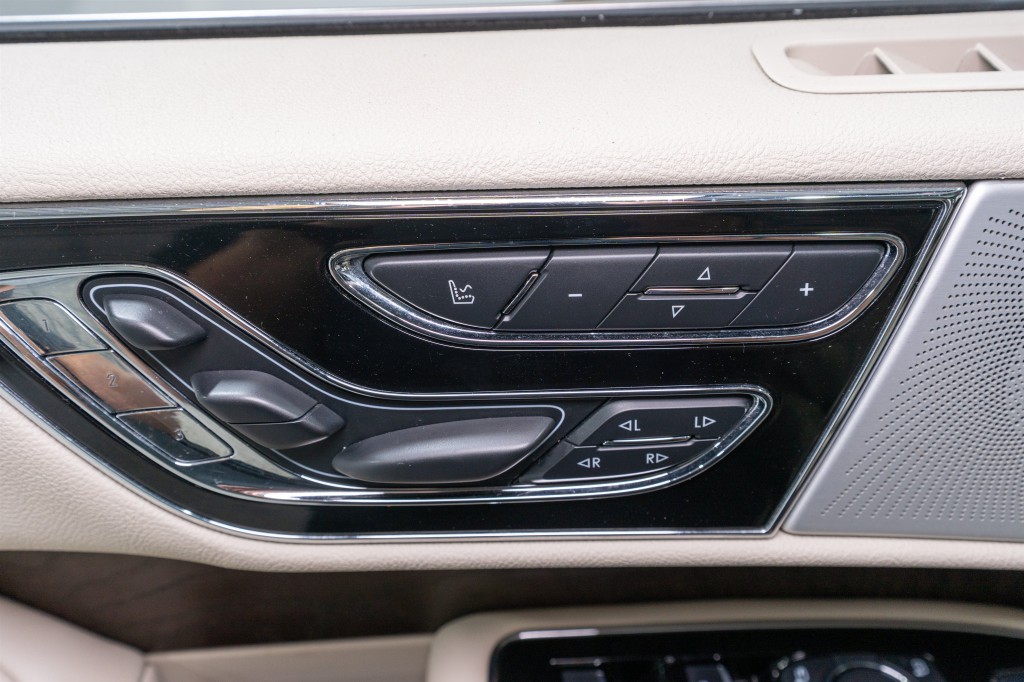 2019 Lincoln Navigator Image 15