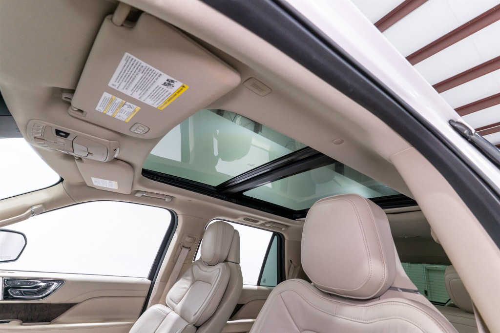 2019 Lincoln Navigator Image 18