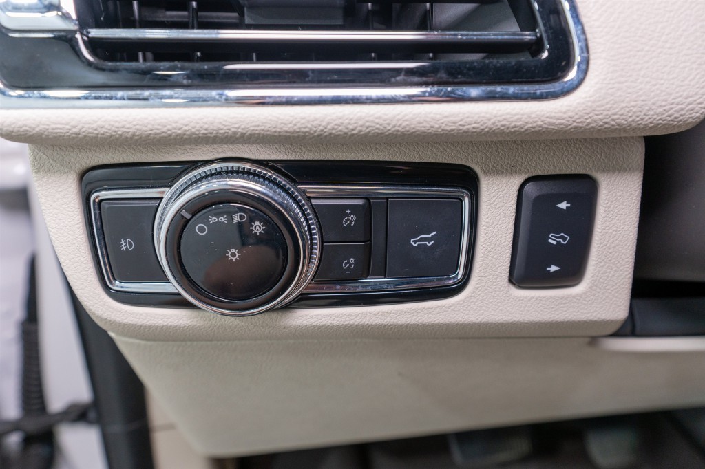 2019 Lincoln Navigator Image 32