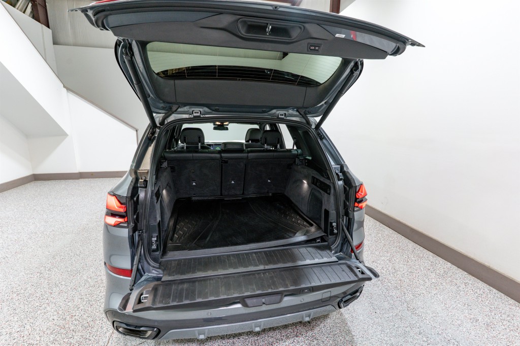 2024 BMW X5 Image 32