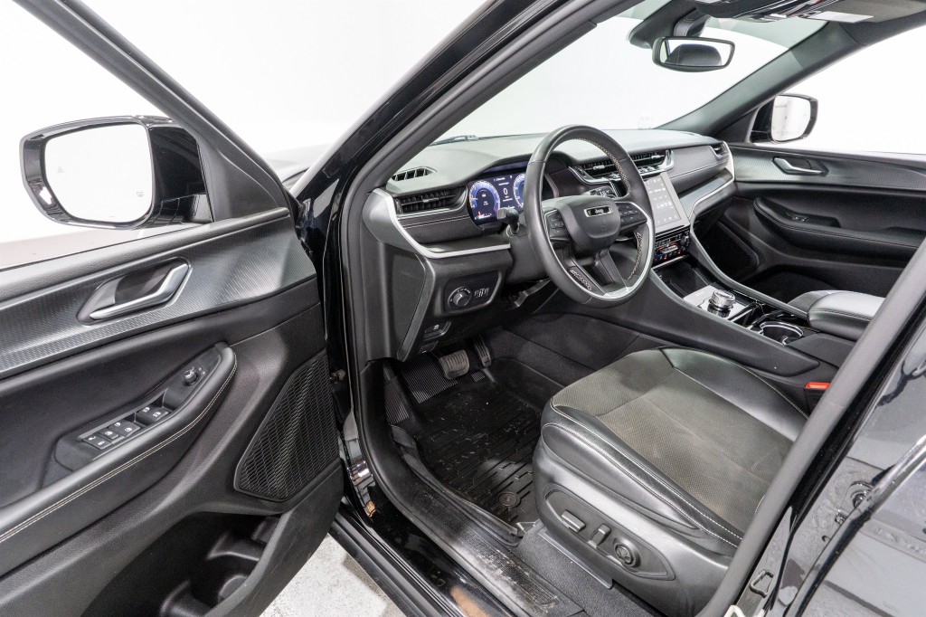 2023 Jeep Grand Cherokee Image 11