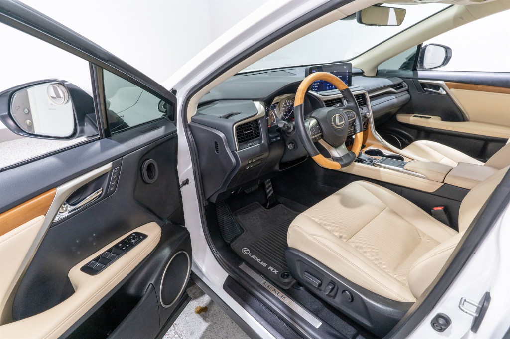 2021 Lexus RX Image 12
