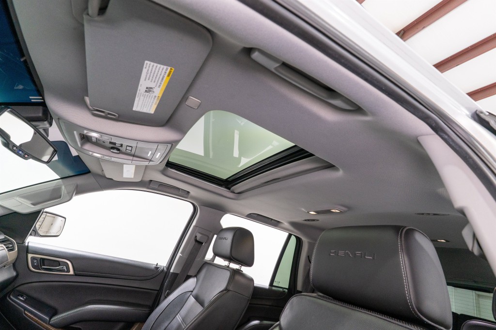 2018 GMC Yukon Image 16