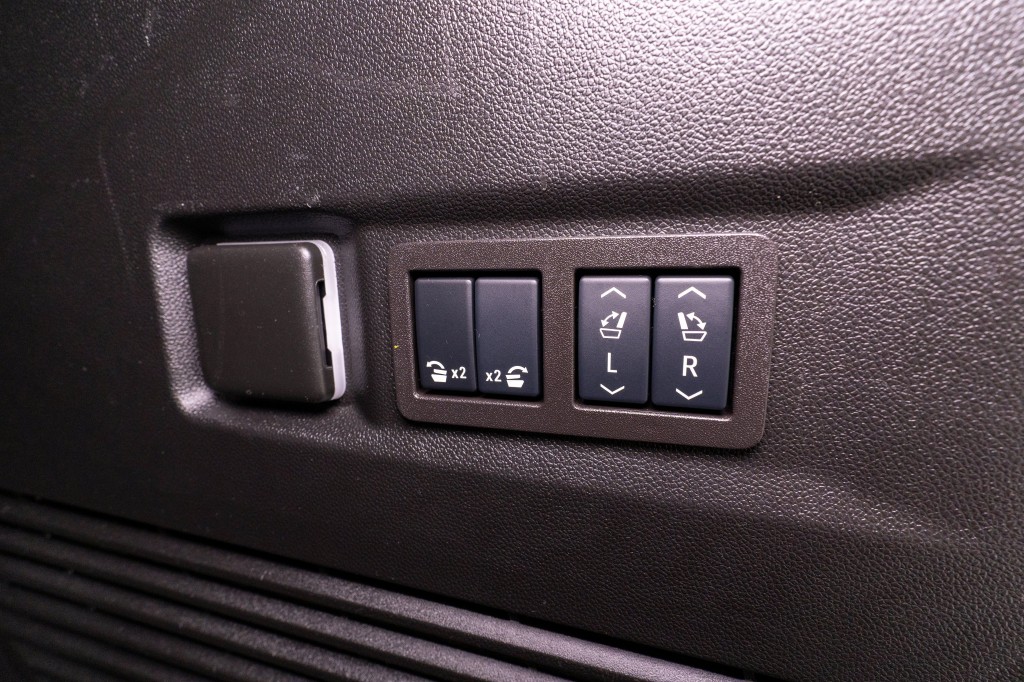 2025 Chevrolet Tahoe Image 37