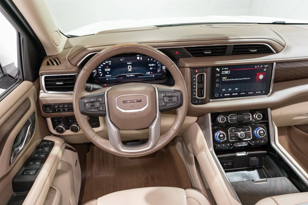 2023 GMC Yukon Image 12