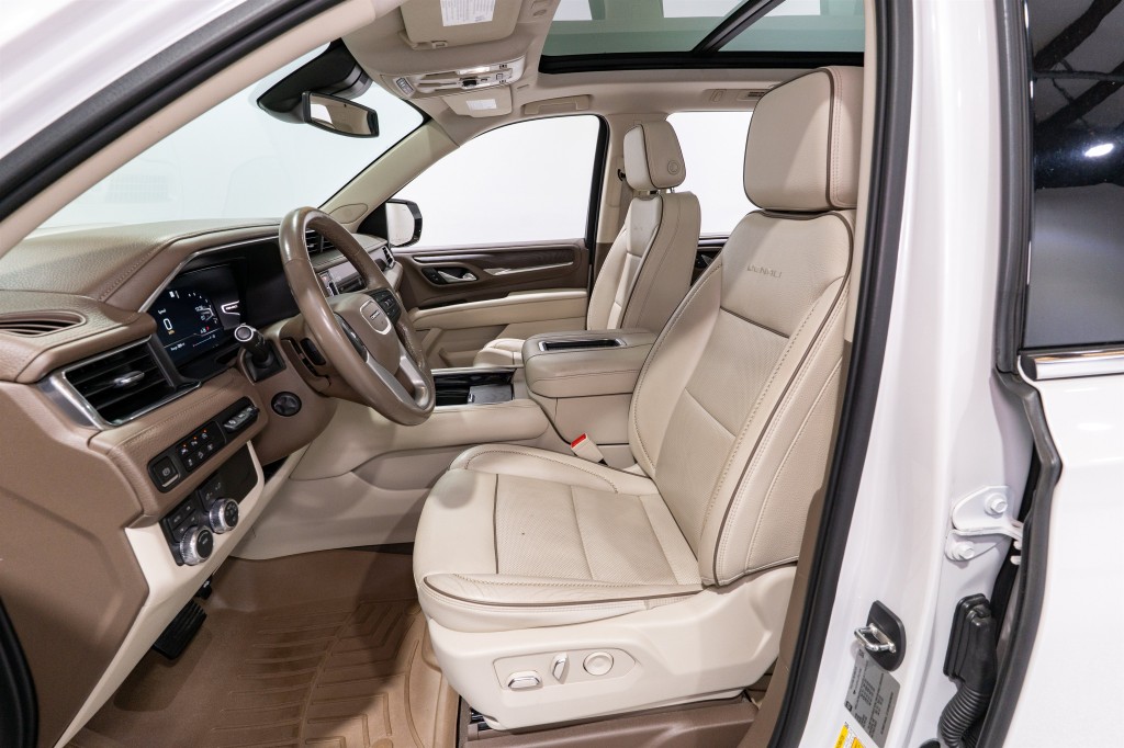 2023 GMC Yukon Image 17