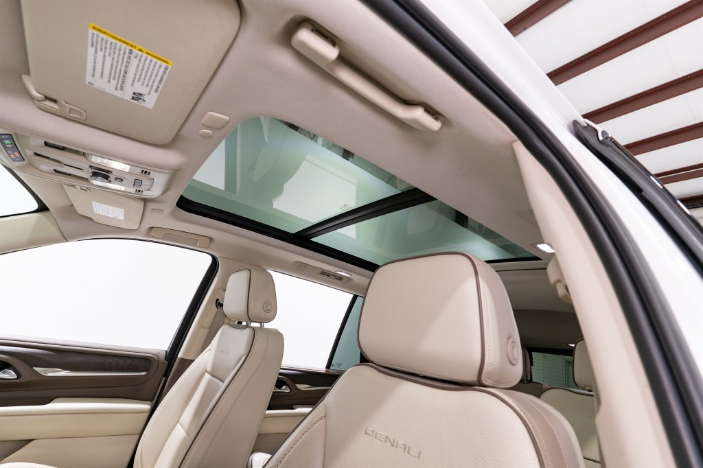 2023 GMC Yukon Image 18