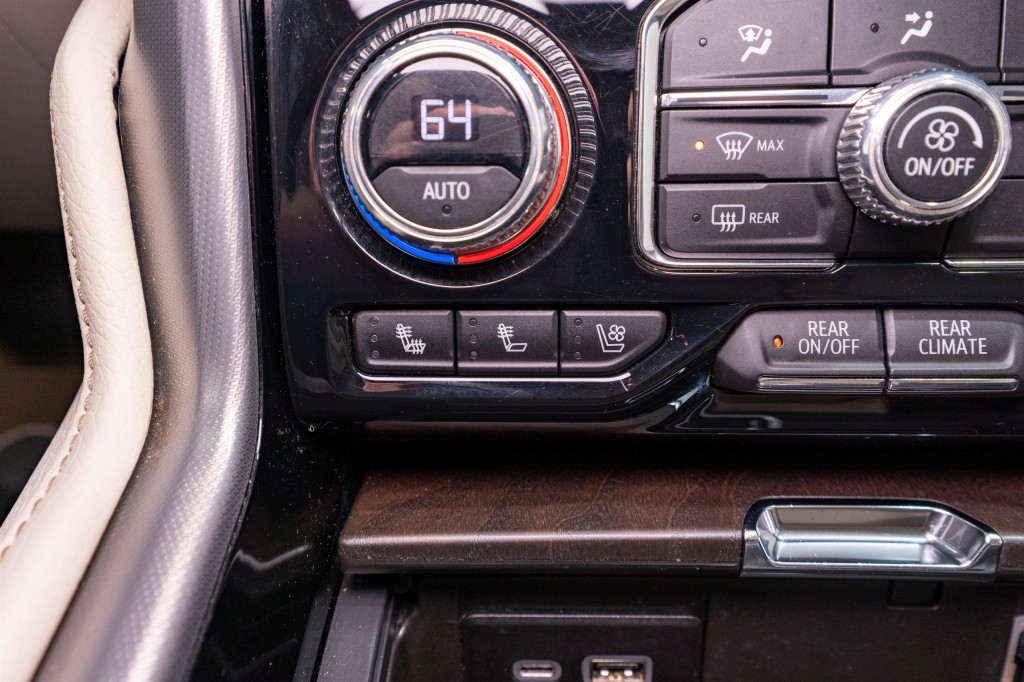2023 GMC Yukon Image 25