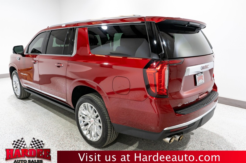 2023 GMC Yukon Image 3