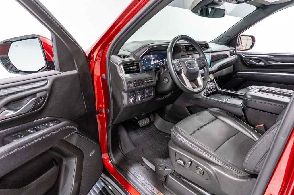 2023 GMC Yukon Image 13
