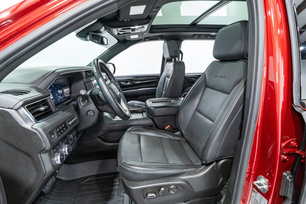 2023 GMC Yukon Image 16