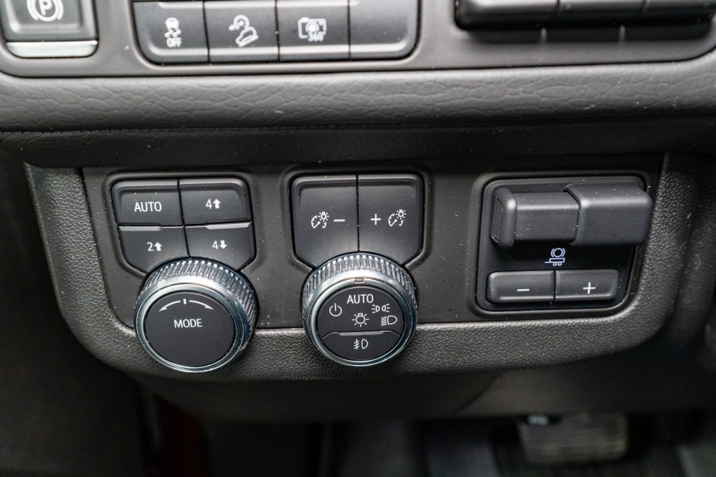 2023 GMC Yukon Image 34