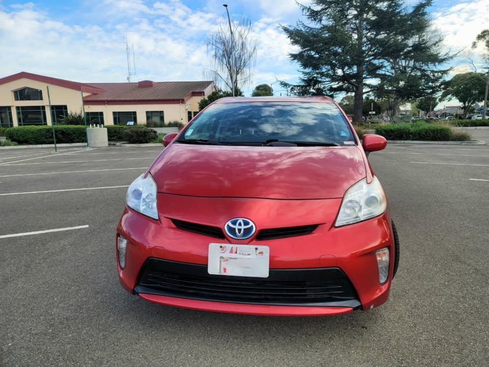 2013 Toyota Prius Image 2