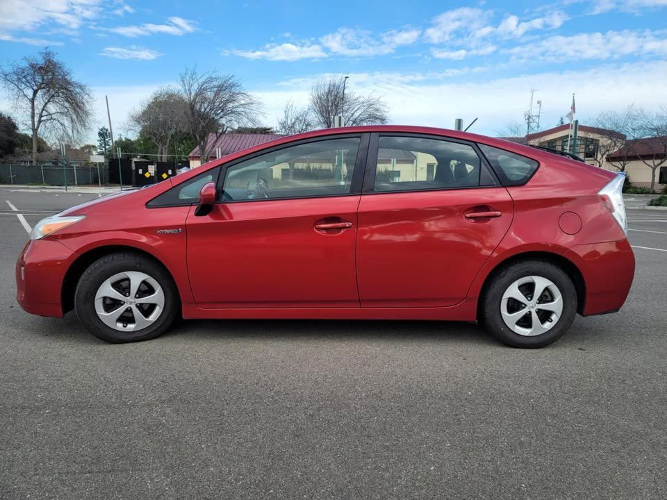2013 Toyota Prius Image 8