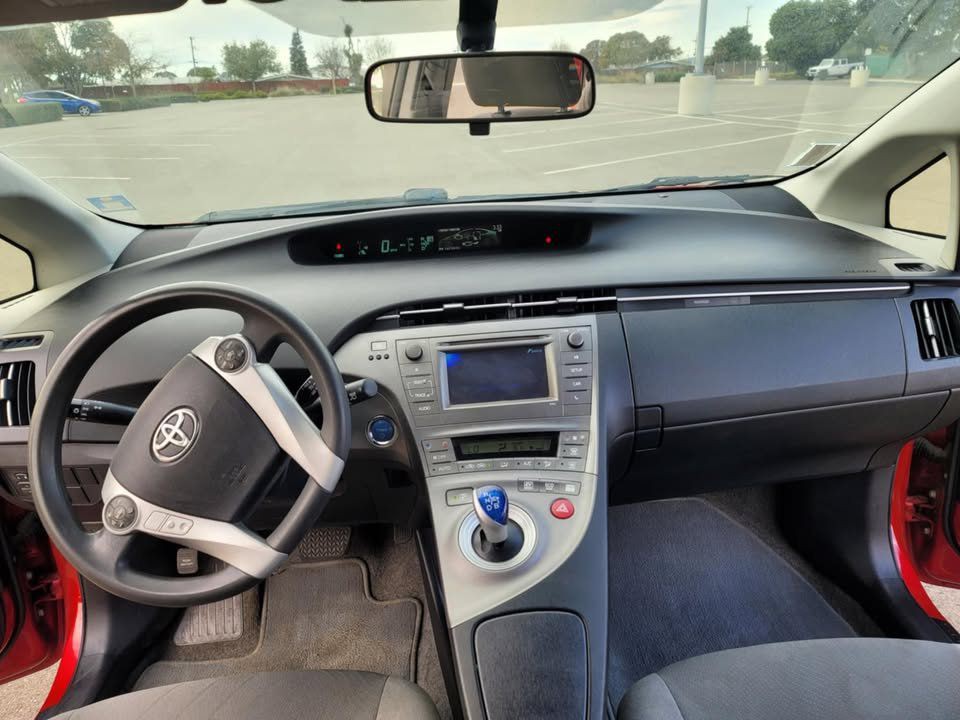 2013 Toyota Prius Image 9