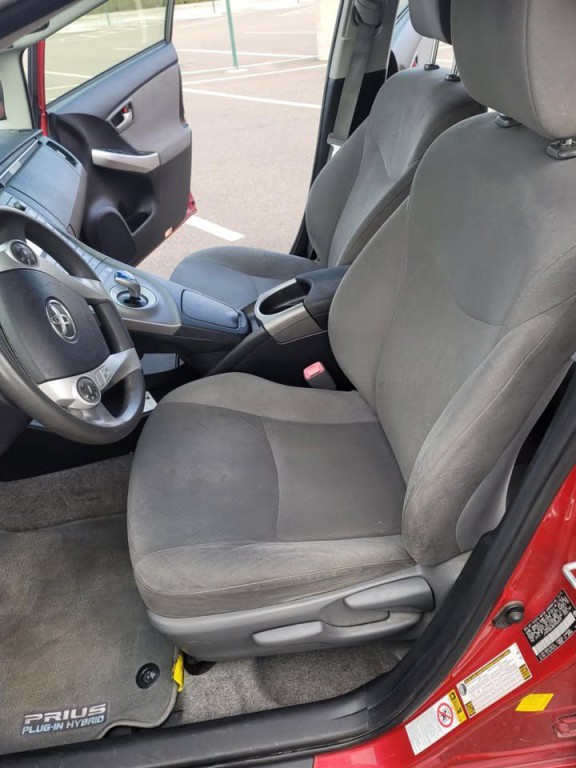 2013 Toyota Prius Image 12
