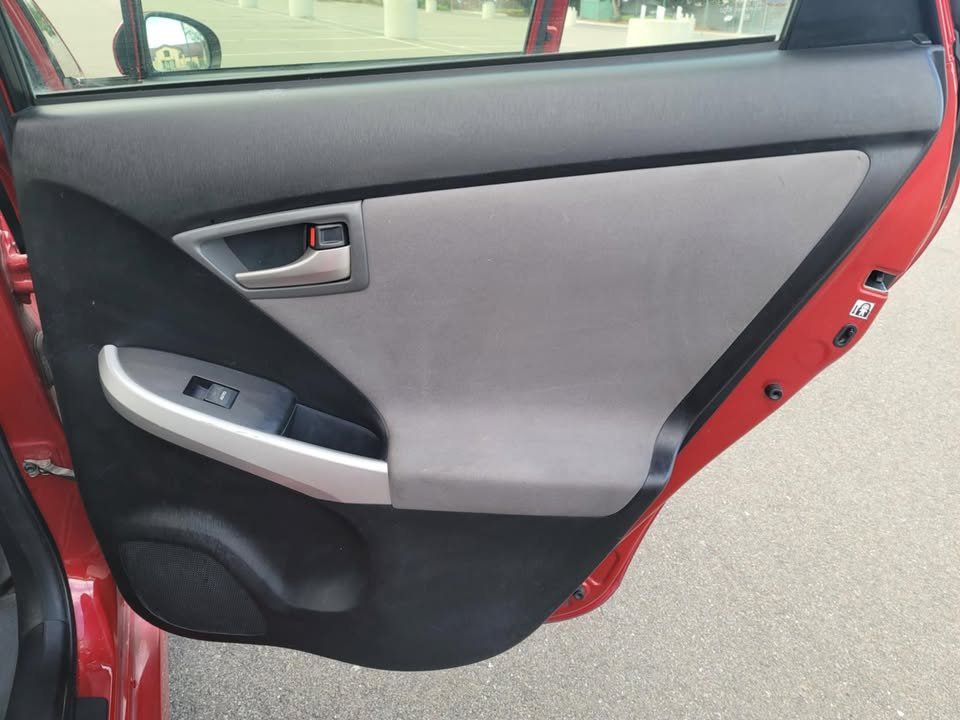 2013 Toyota Prius Image 13