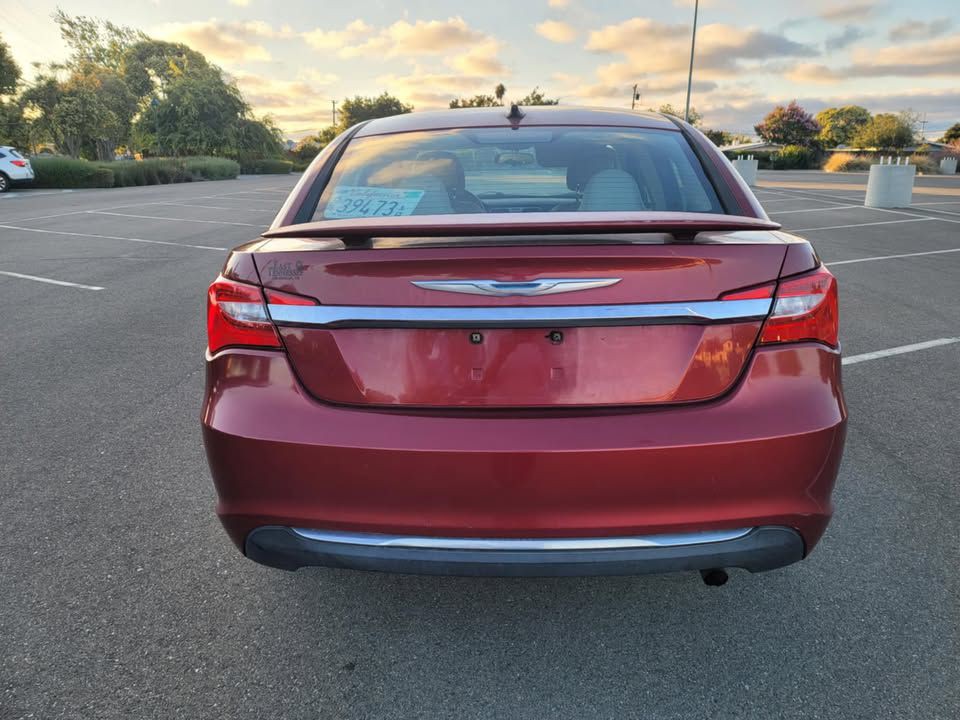 2012 Chrysler 200 Image 5