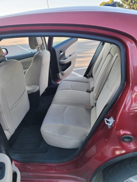 2012 Chrysler 200 Image 10