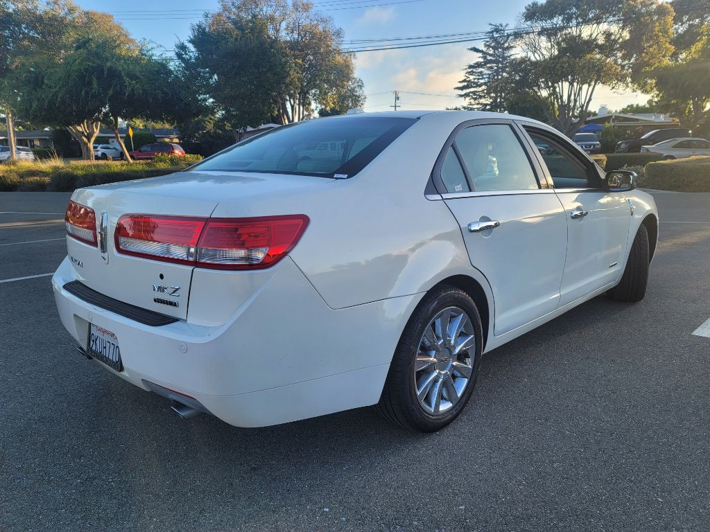 2012 Lincoln MKZ Image 2