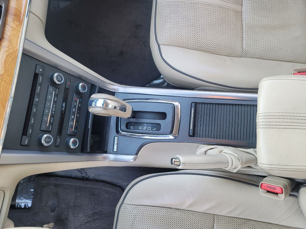 2012 Lincoln MKZ Image 11