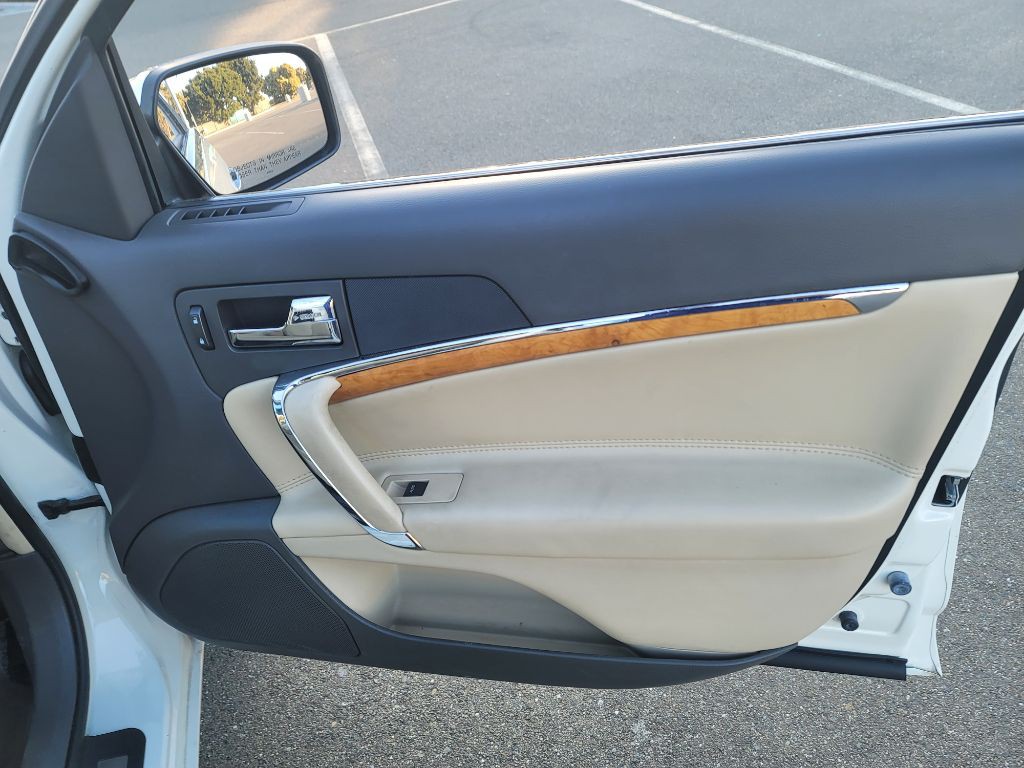 2012 Lincoln MKZ Image 12