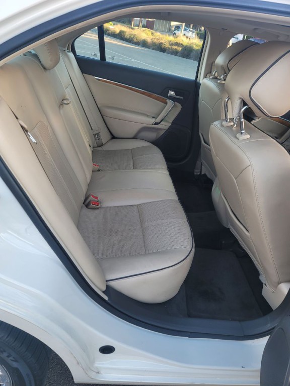 2012 Lincoln MKZ Image 16