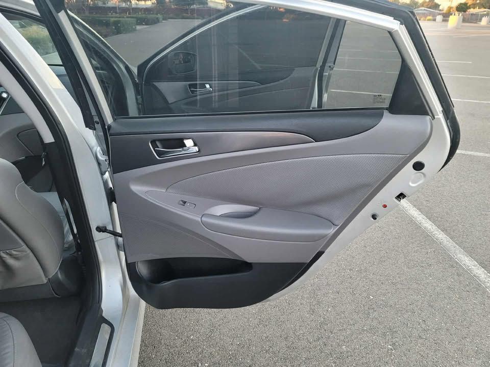 2015 Hyundai Sonata Image 12