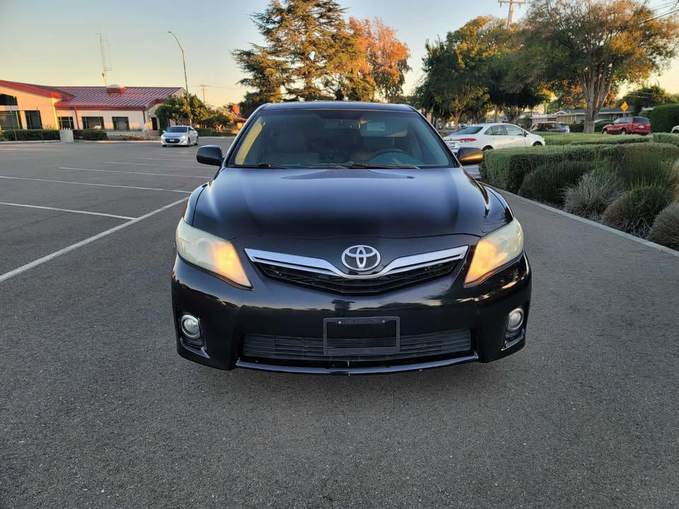 2010 Toyota Camry Image 2