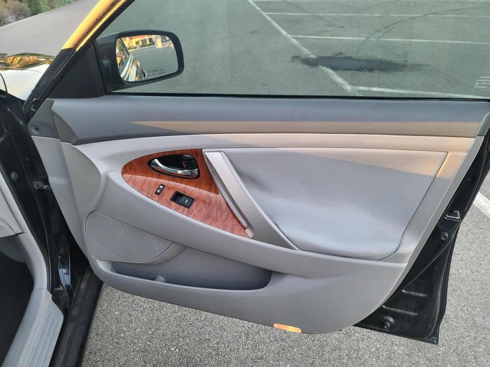 2010 Toyota Camry Image 10