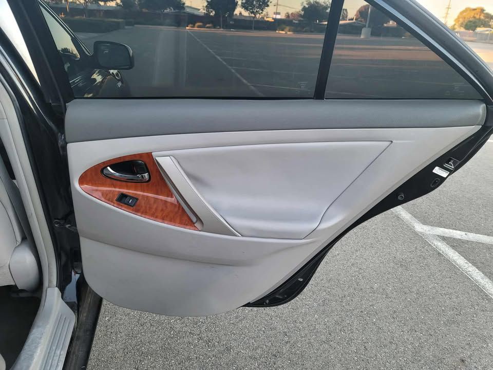 2010 Toyota Camry Image 11