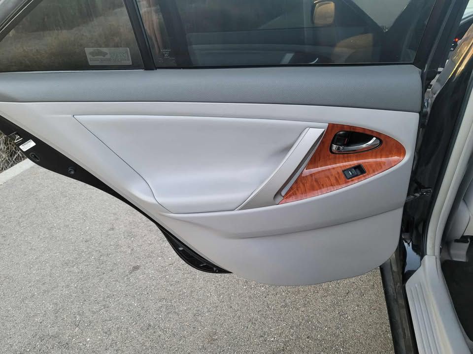 2010 Toyota Camry Image 12