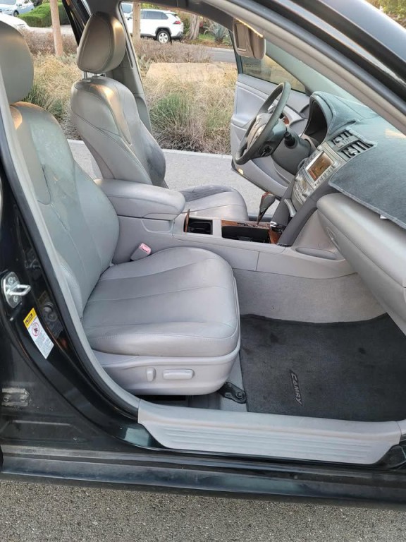 2010 Toyota Camry Image 16