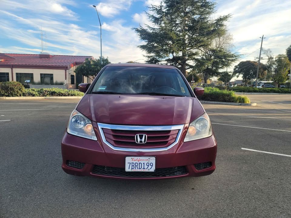 2010 Honda Odyssey Image 2