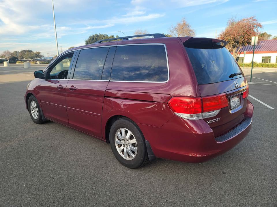 2010 Honda Odyssey Image 4