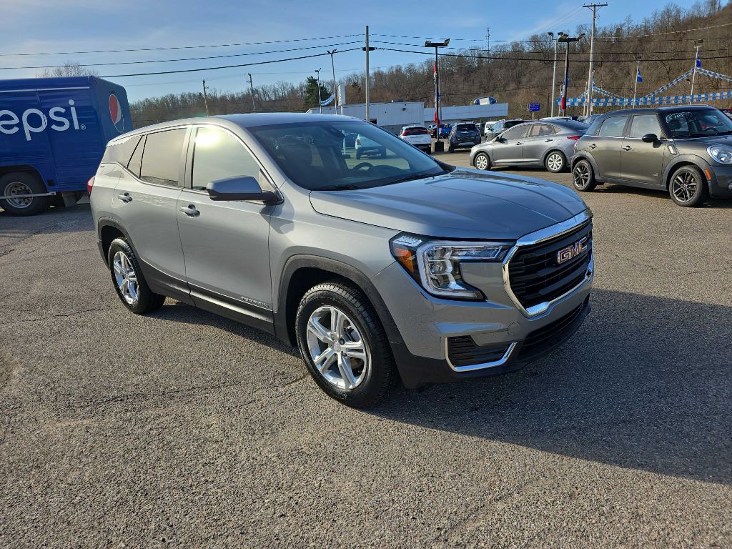 2023 GMC Terrain Image 2