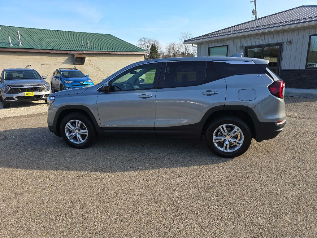 2023 GMC Terrain Image 8