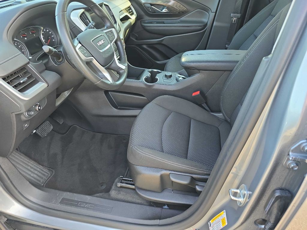 2023 GMC Terrain Image 9