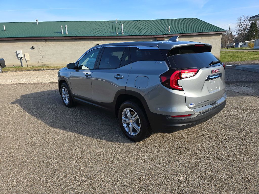 2023 GMC Terrain Image 3