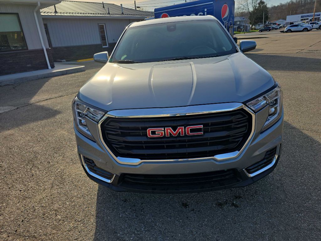 2023 GMC Terrain Image 8