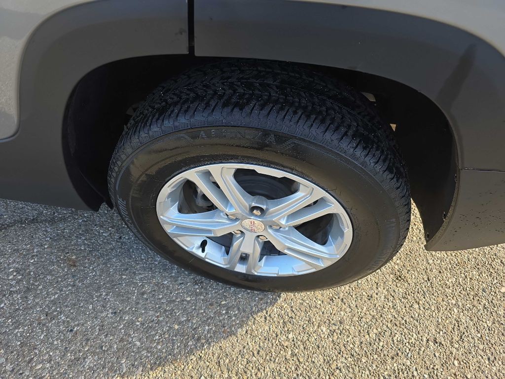 2023 GMC Terrain Image 9