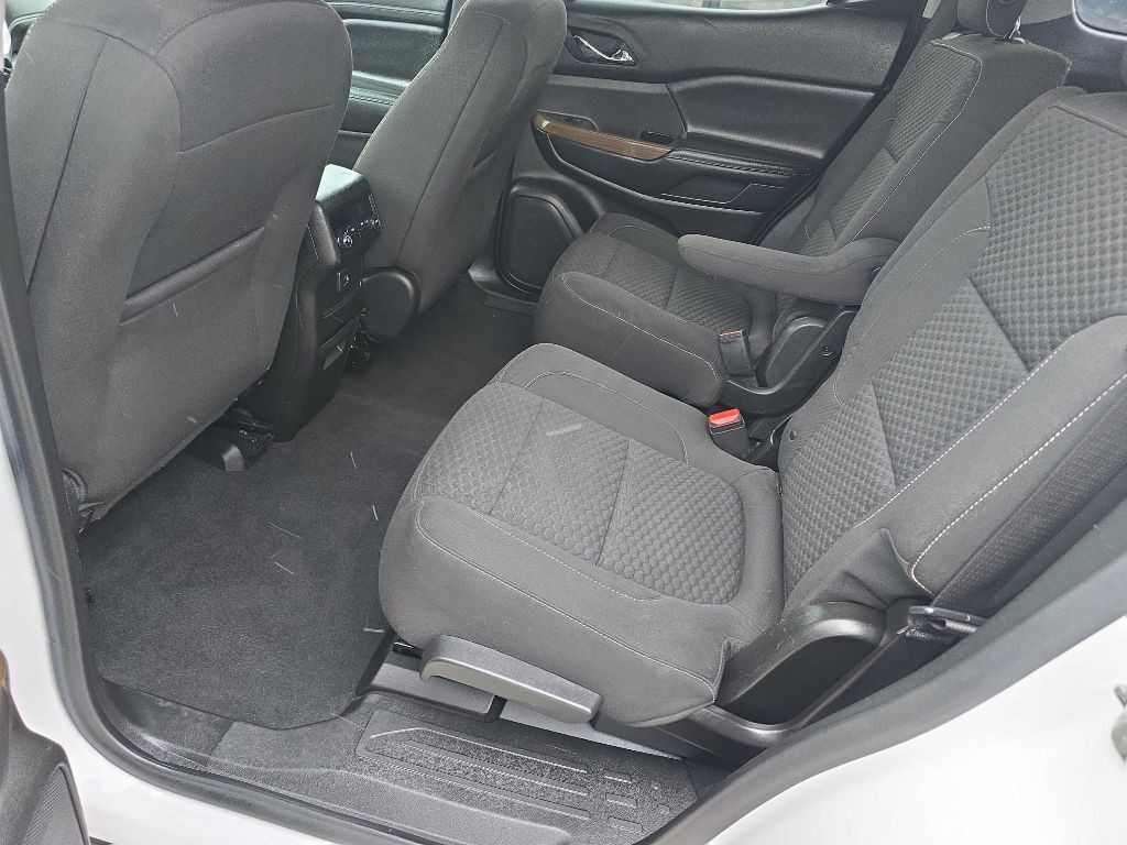 2019 GMC Acadia Image 2