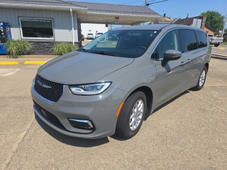 Image for 2023 Chrysler Pacifica Touring L ID: 6410844