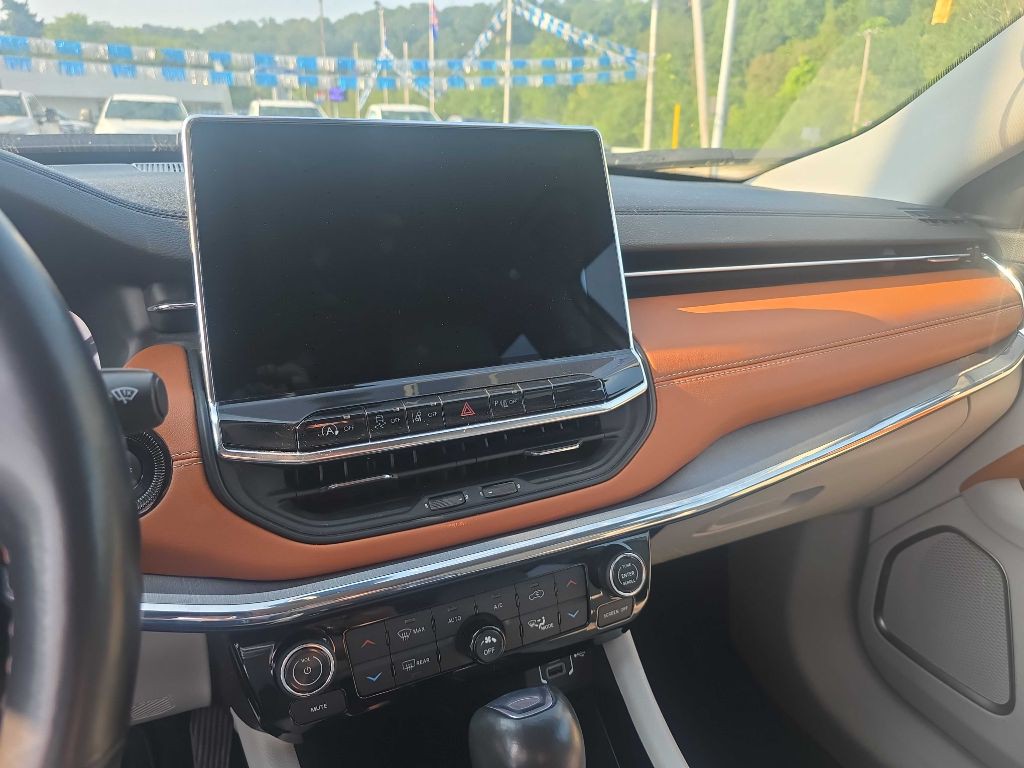 2022 Jeep Compass Image 10