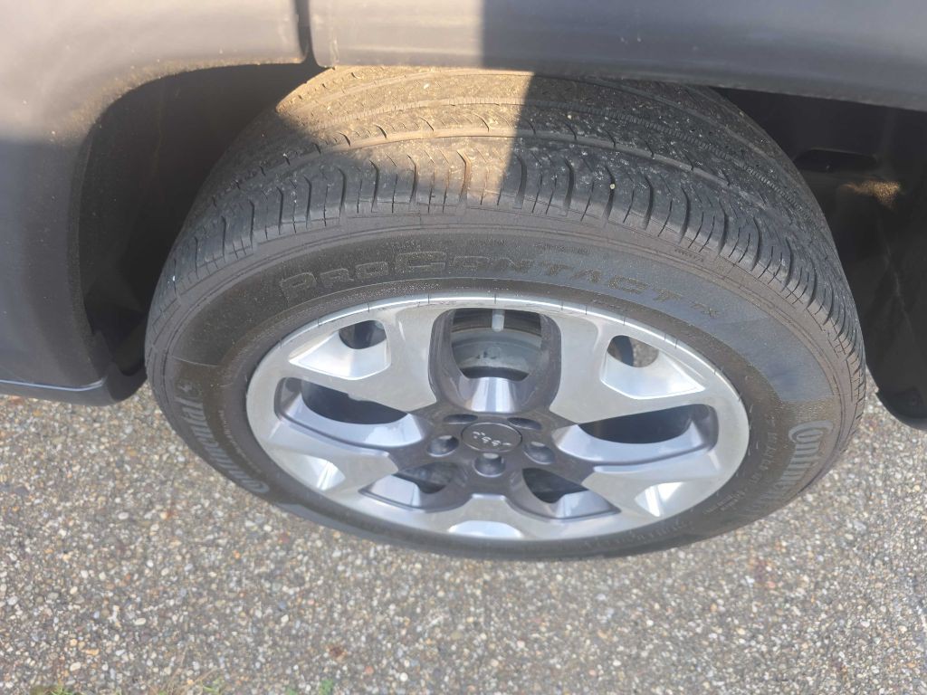 2022 Jeep Compass Image 12