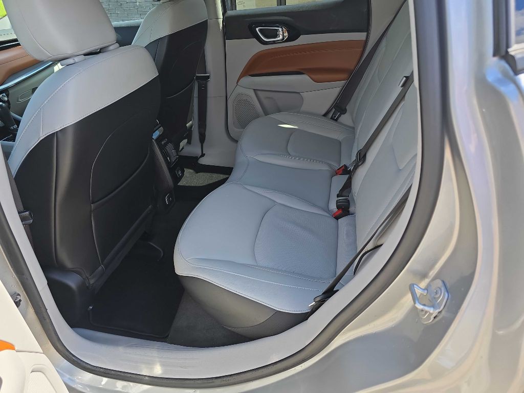 2022 Jeep Compass Image 9