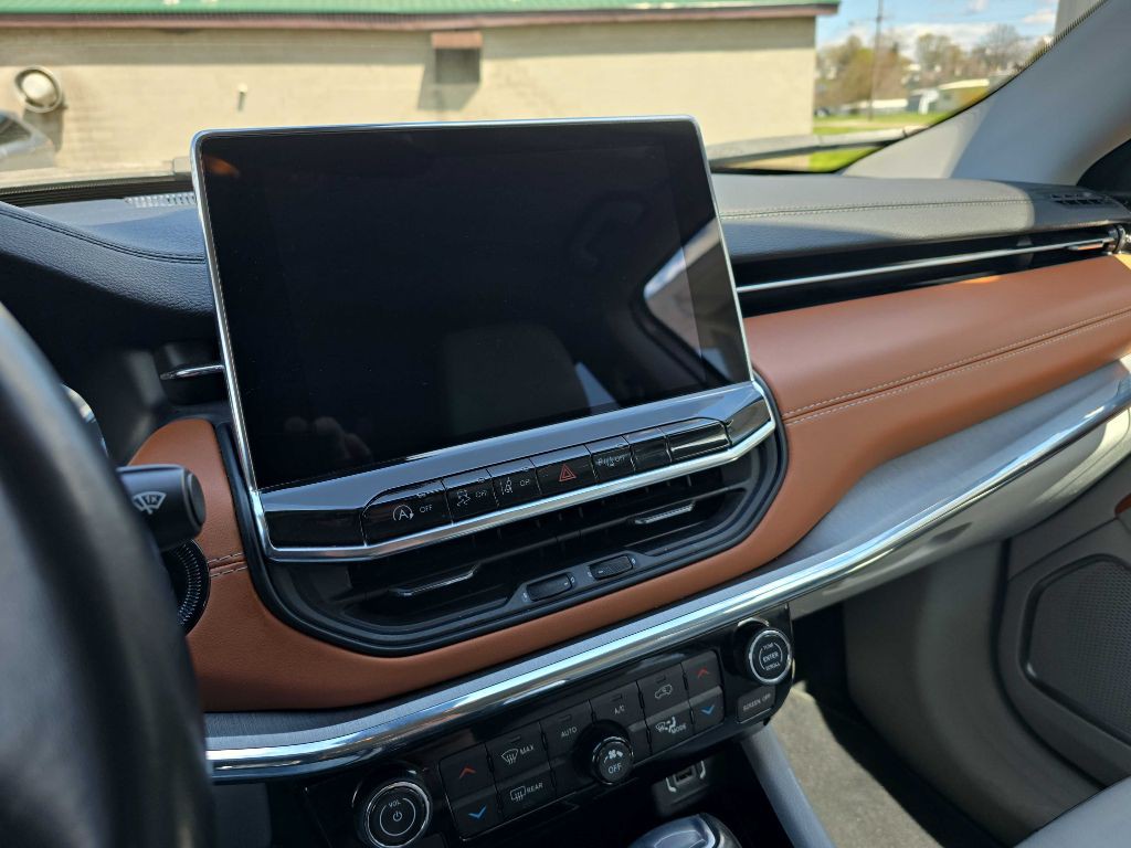 2022 Jeep Compass Image 11